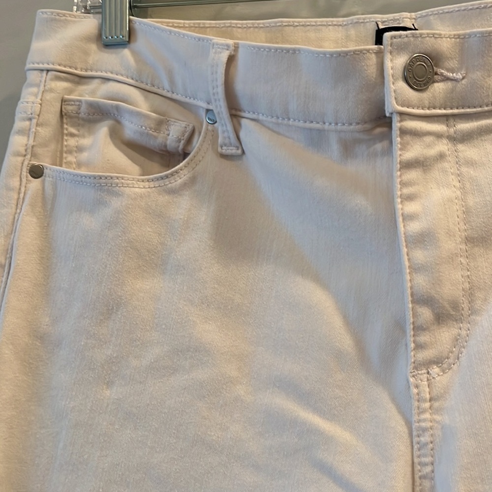 GAP true skinny jeans. White. Size 32 T (tall) - Picture 3 of 10